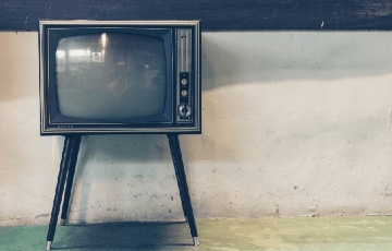 Photo of an old television. Photo credit: Sven Scheuermeier / Unsplash
